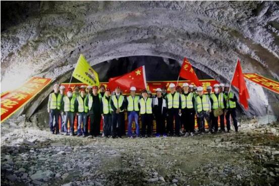 吉林省第三長(zhǎng)隧道順利貫通